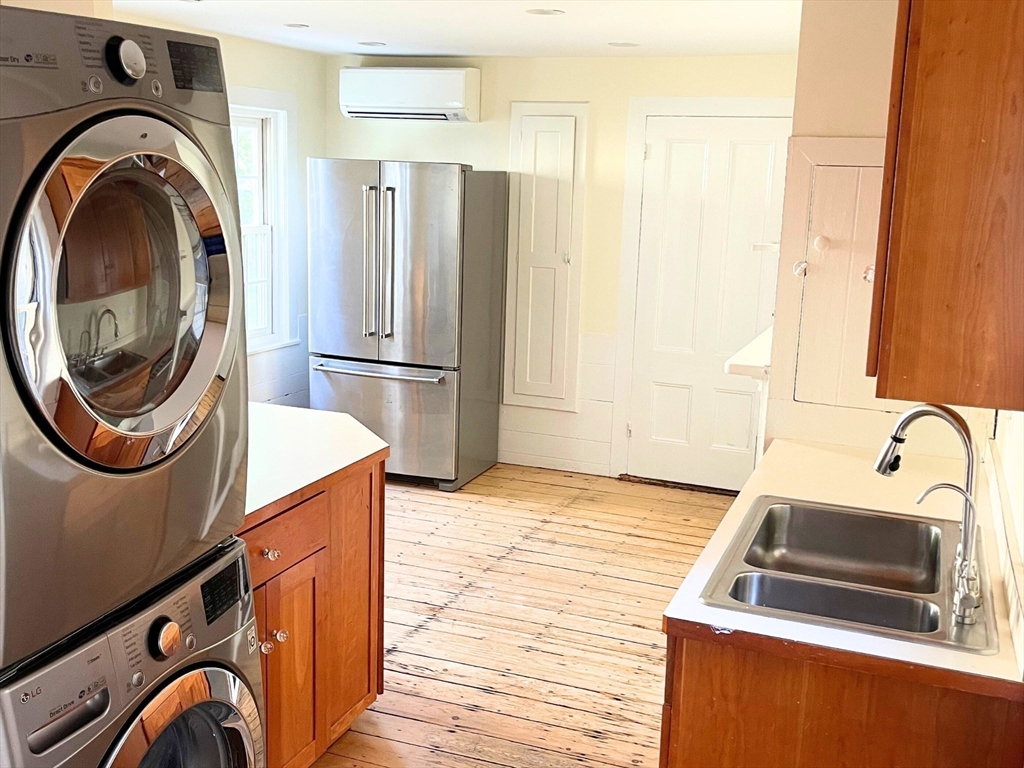 20 Pleasant St, Salem