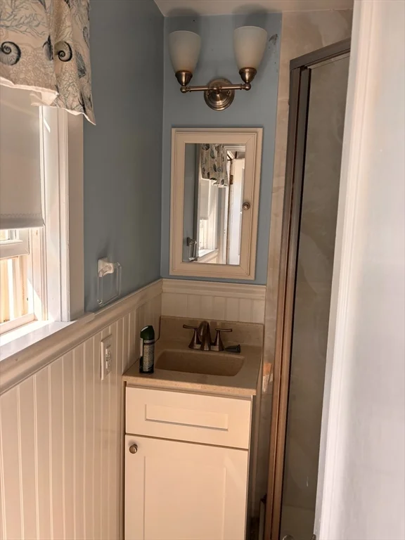 19 Bay Ave Winter Rental, Marshfield