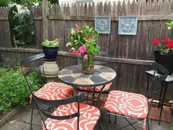 6 Arcadia St, Jamaica Plain