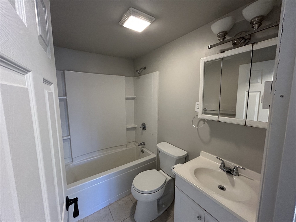 71 American Legion Highway, Westport