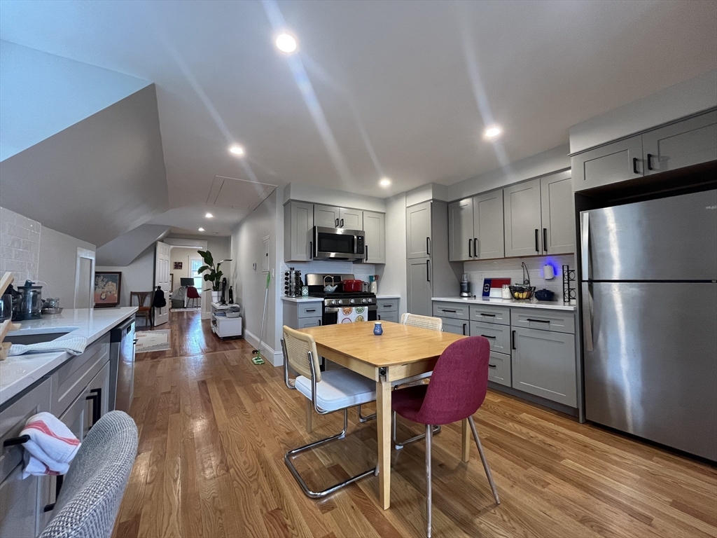 18 Colberg, Roslindale