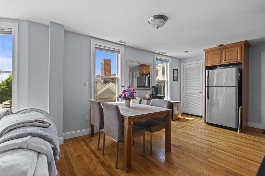 87 M St, South Boston