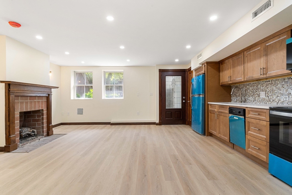 198 Beacon St, Back Bay