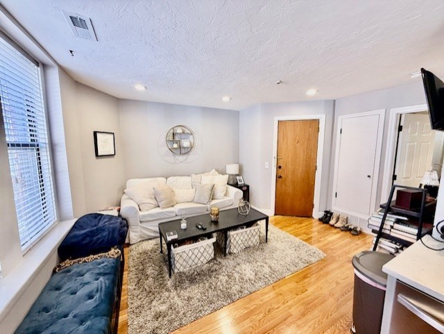 38 Charter St, North End