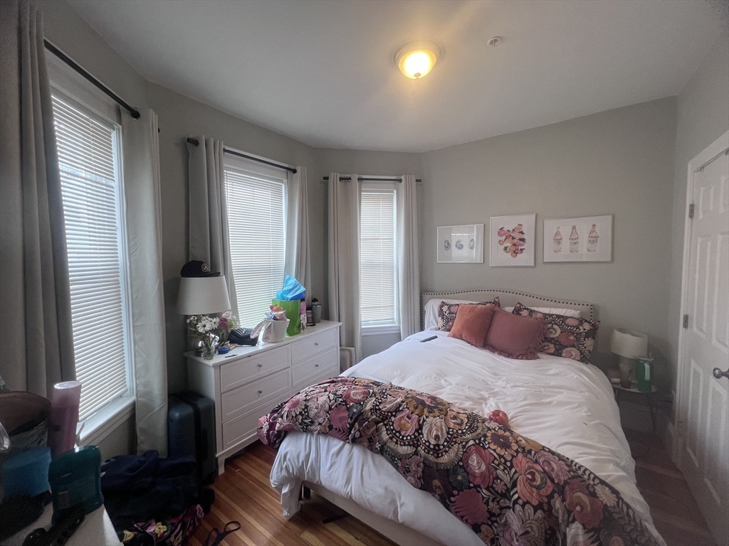 247 L St, South Boston