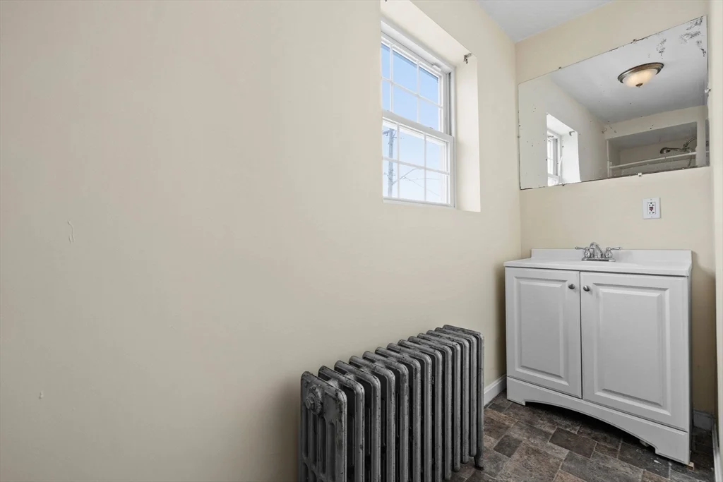 19 Alfred St, Everett