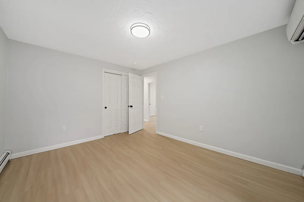 6 Skyview Rd, Woburn