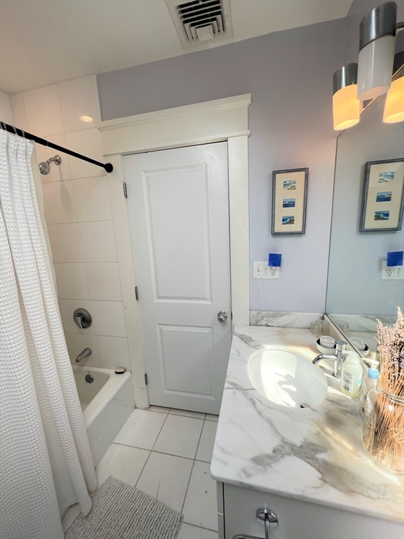 44 Rockview St, Jamaica Plain