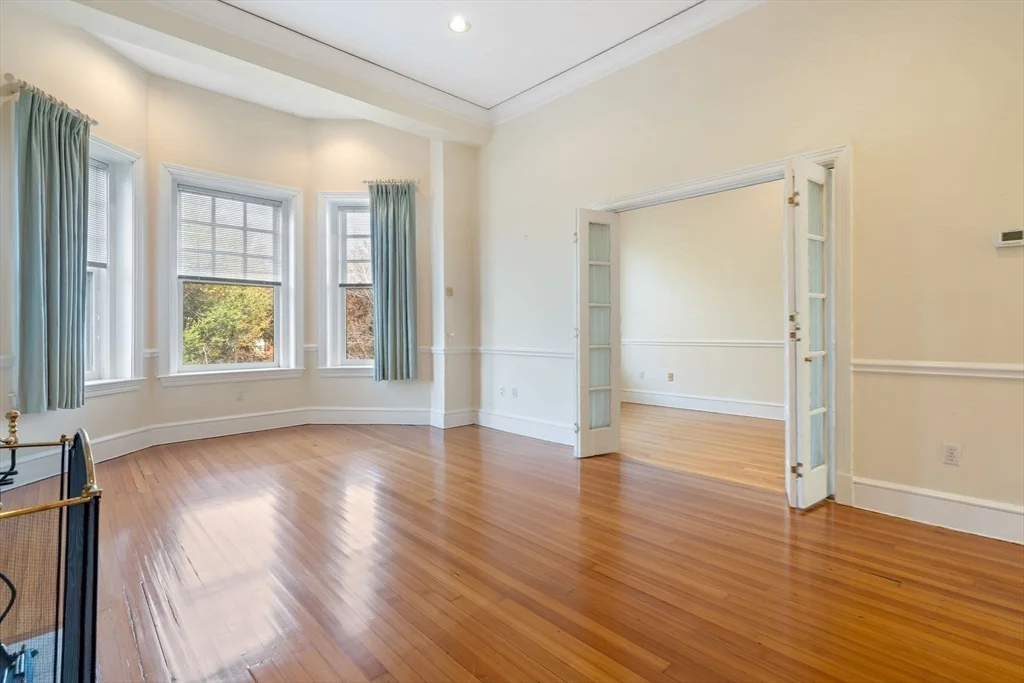 216 Commonwealth Ave, Back Bay