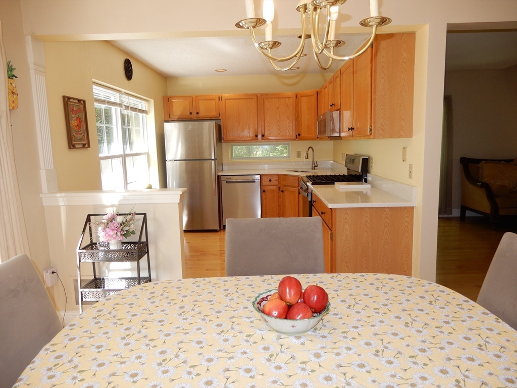 5 Bradshaw Ln, Foxboro