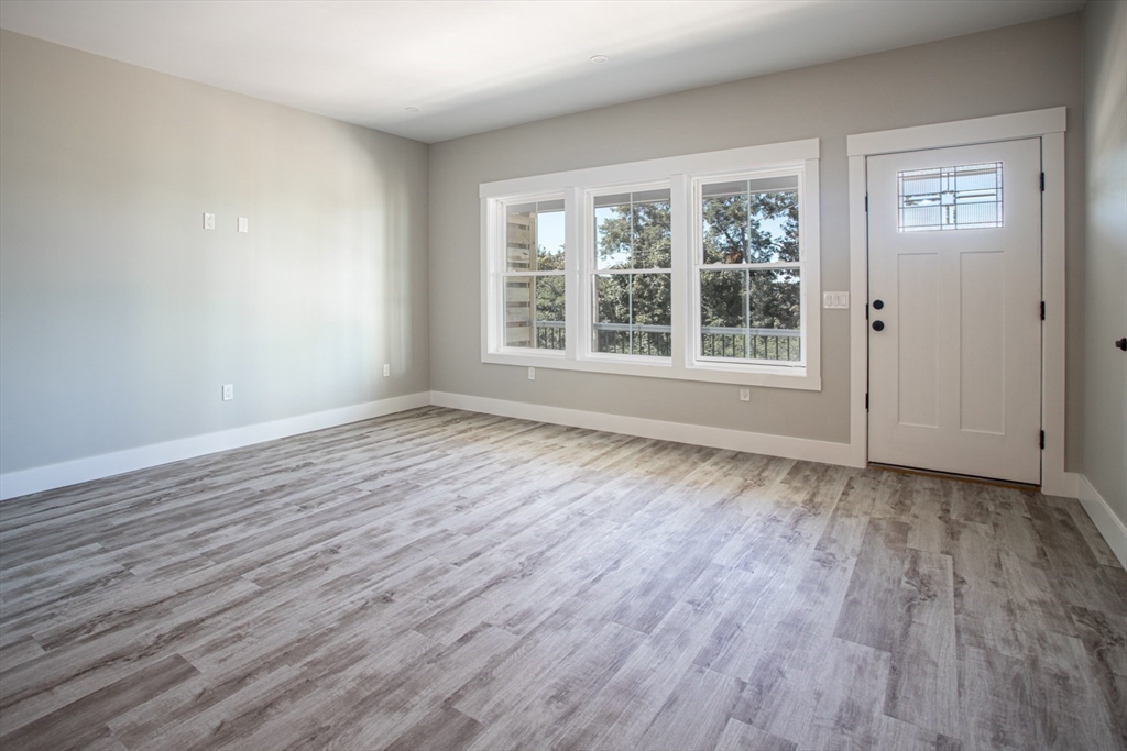 351 Danforth St, Fall River