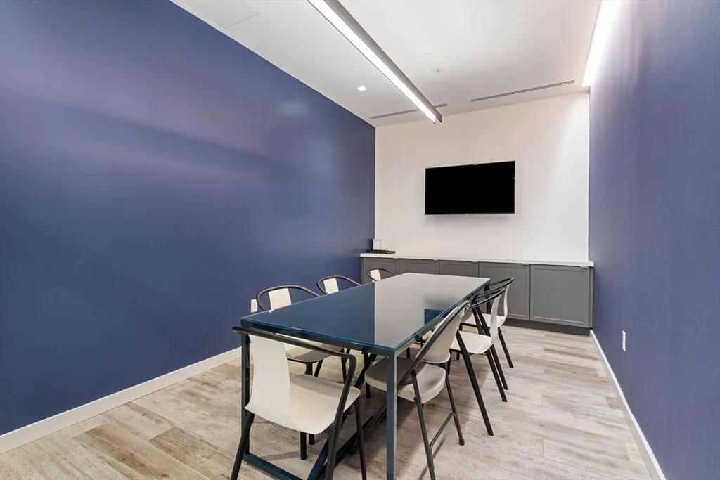 839 Beacon St, Fenway