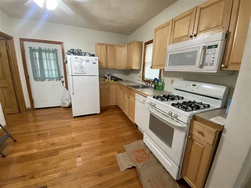 64 Paris St, Medford