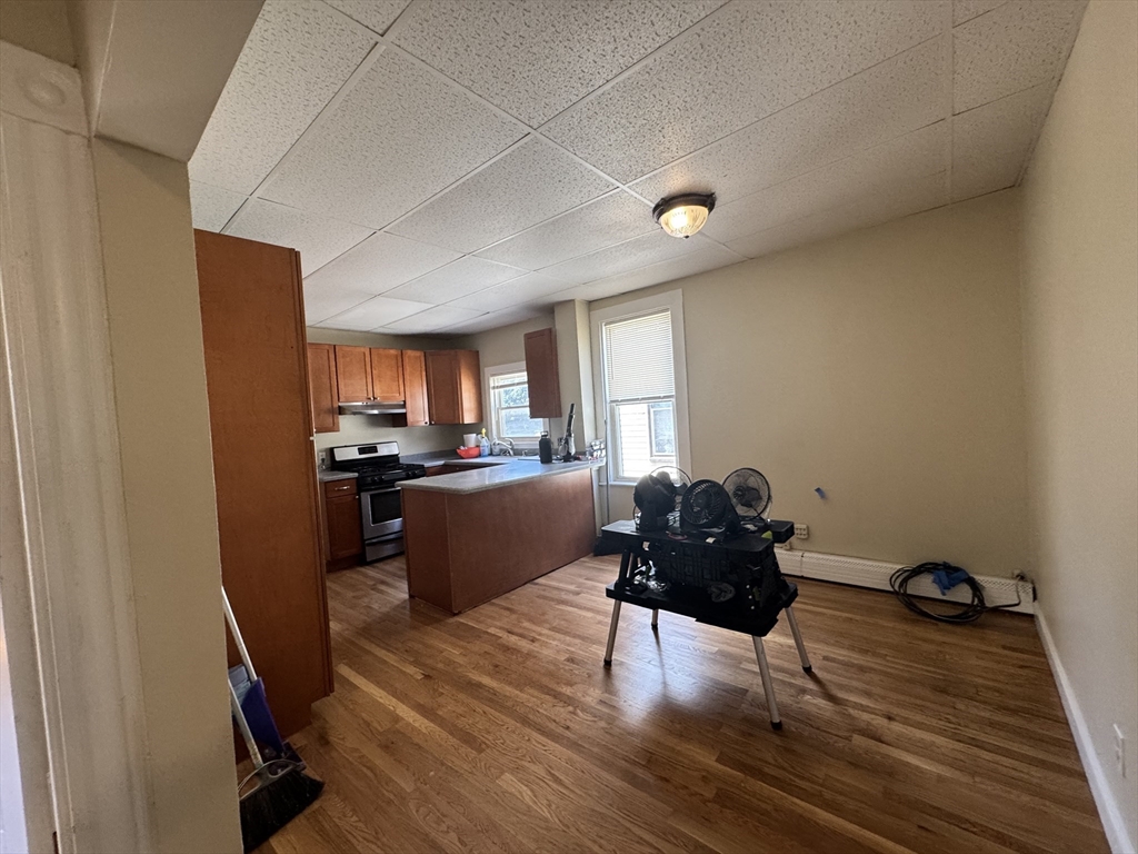 71 Harborview St, Dorchester