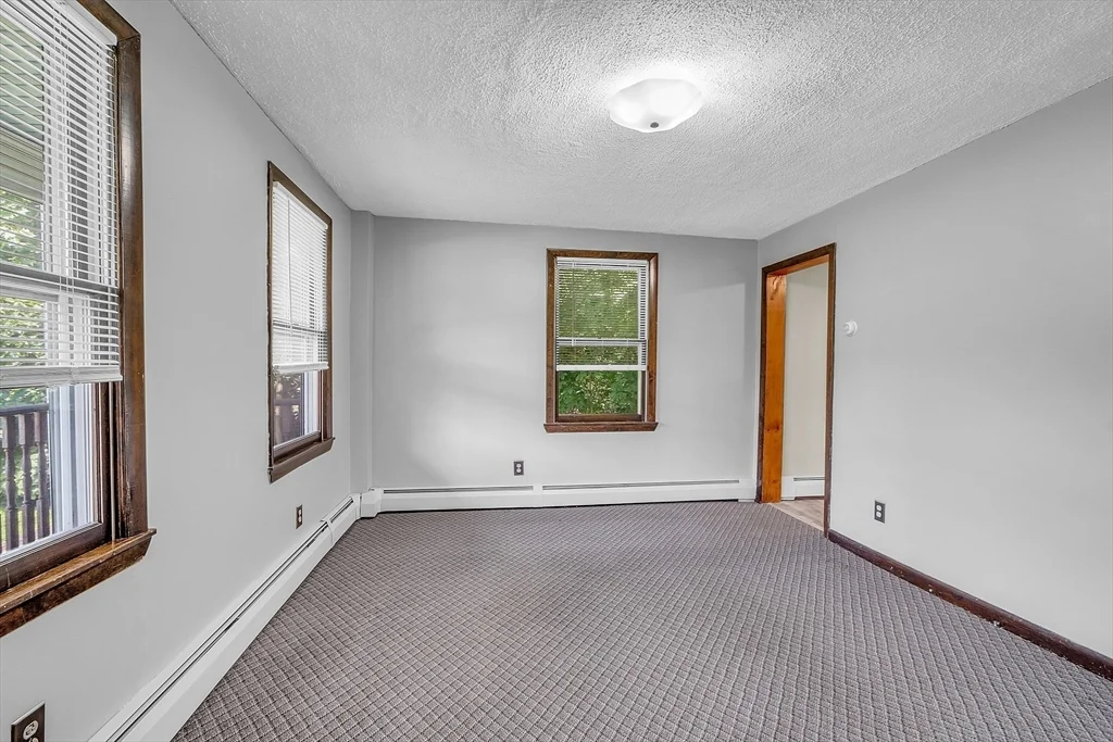 87 Graniteville Rd, Westford