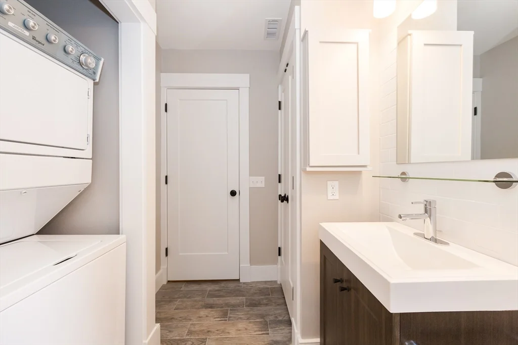 127 Hudson, Spring Hill