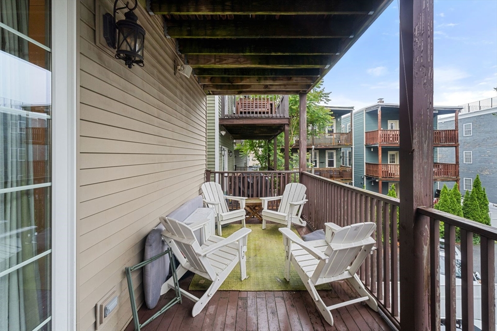 192 W 6th St, South Boston