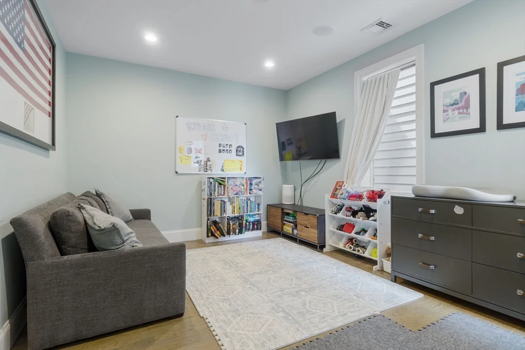 111 B St, South Boston