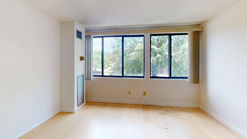 1731 Beacon St, Brookline