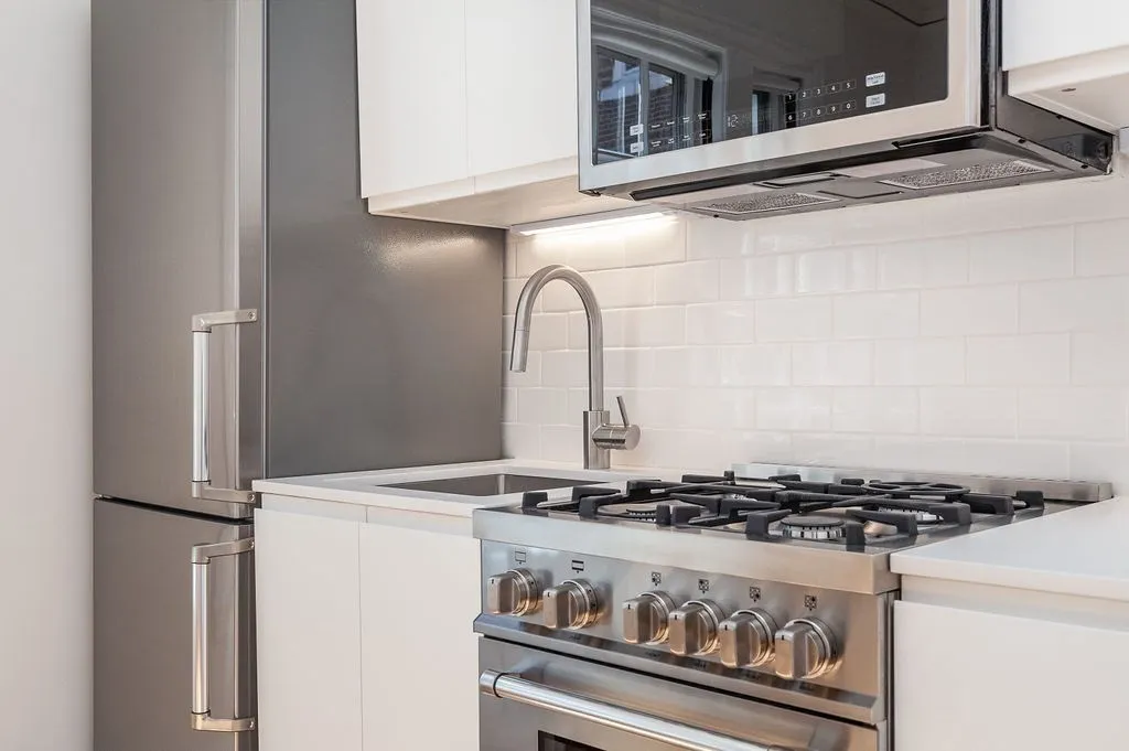 1572 Massachusetts Ave, Neighborhood Nine