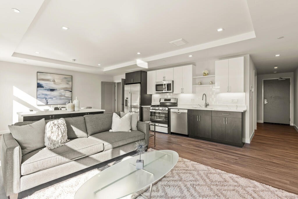 30 Collins Ave, Saugus