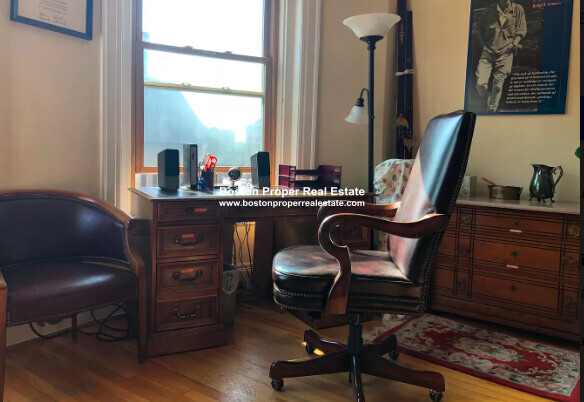 1091 Boylston St, Fenway