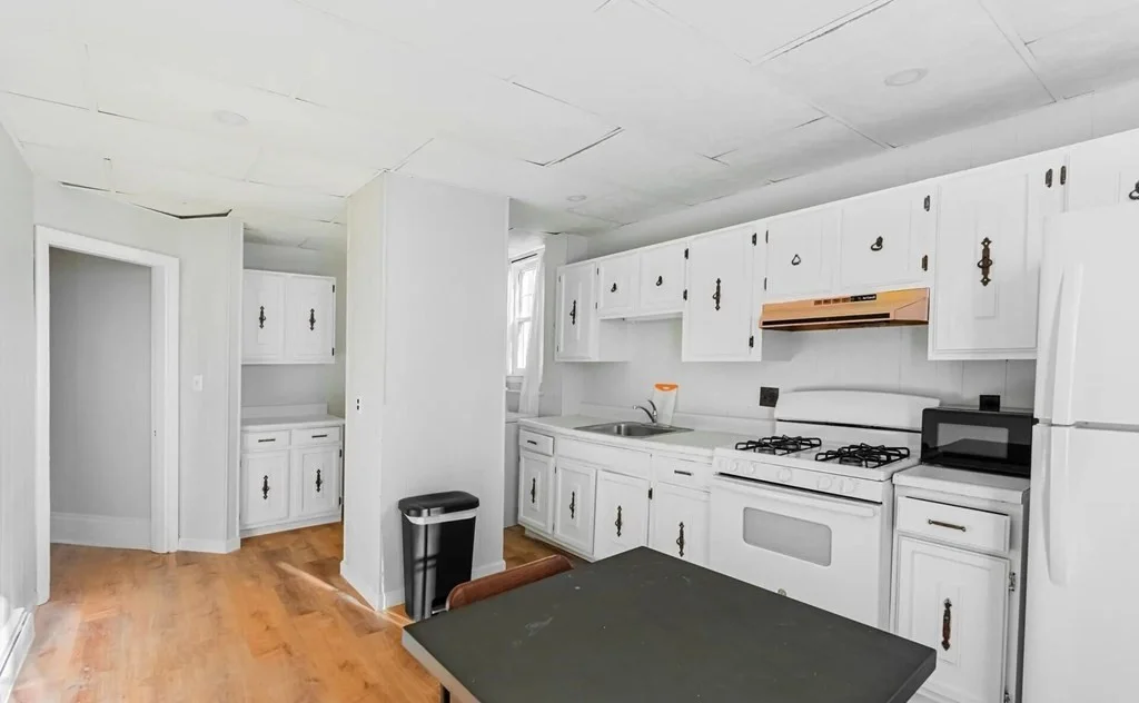 31 Falcon St, East Boston