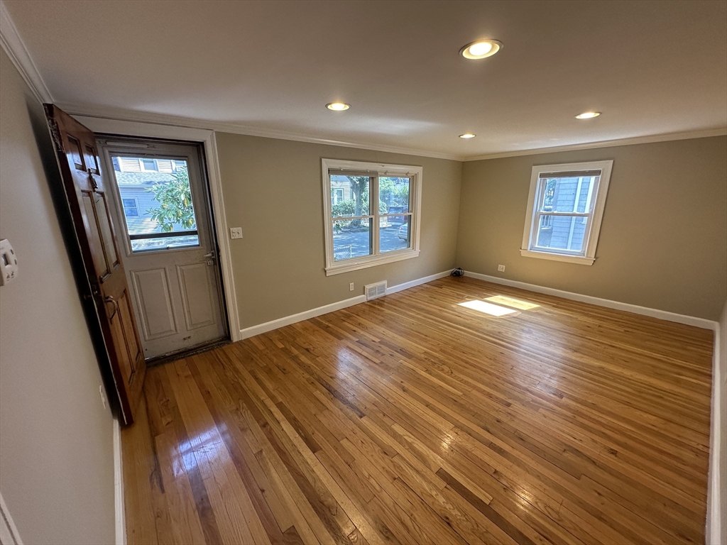 23 Safford St, Quincy