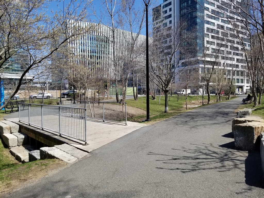 2 Earhart, East Cambridge