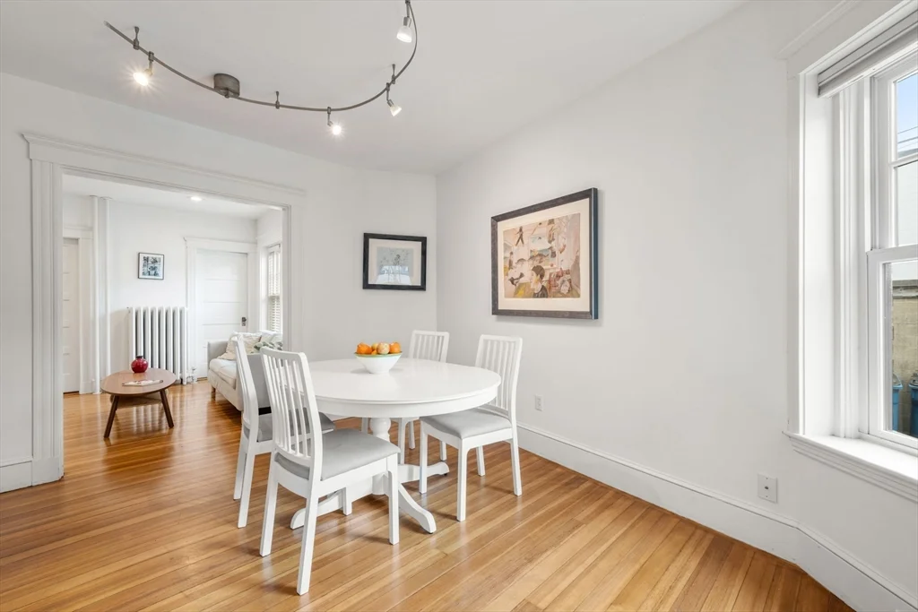 10 Bowdoin St, Neighborhood Nine