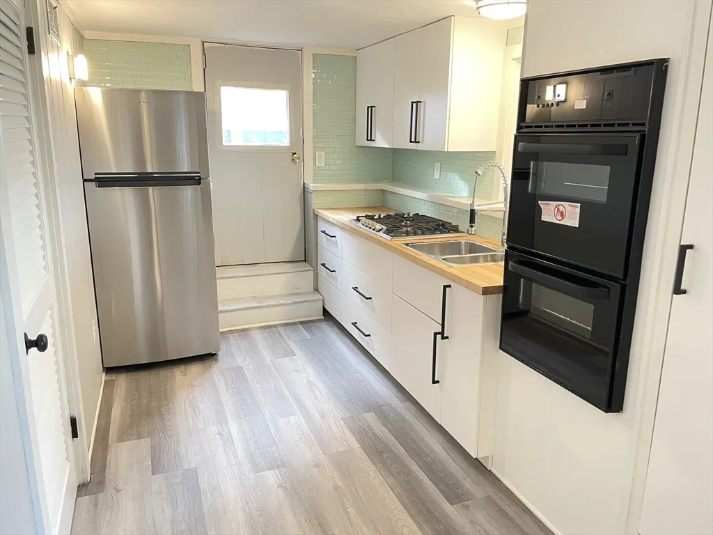 85 Regatta Rd, North Weymouth