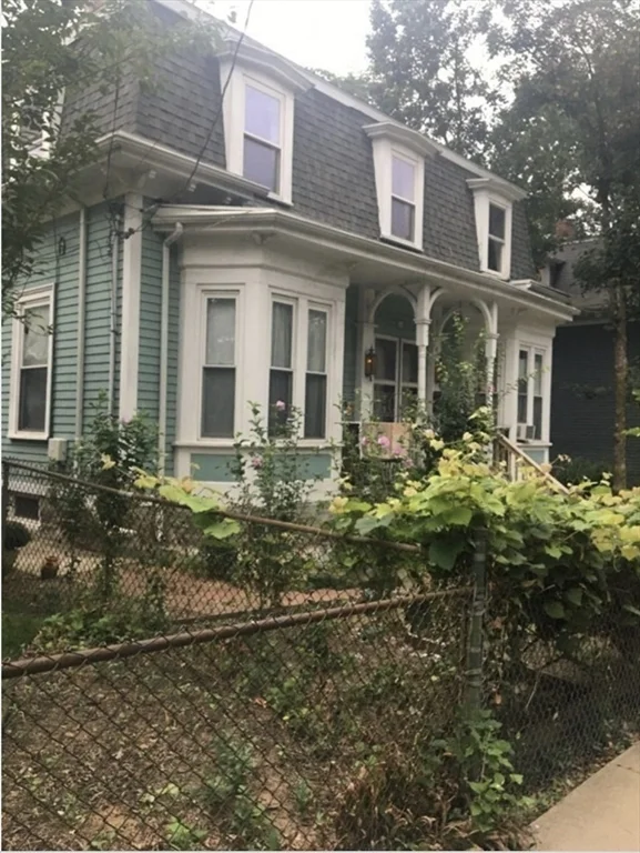15 Gordon St, Jamaica Plain