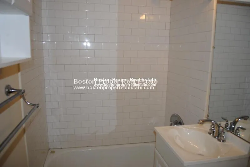 108 Myrtle St, Beacon Hill