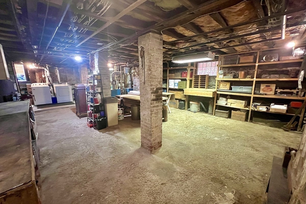 325 Western Ave, Riverside