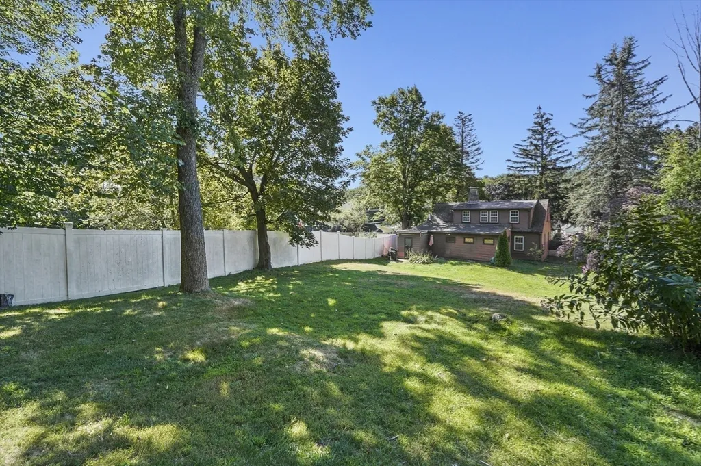 1337 Pleasant St, Worcester