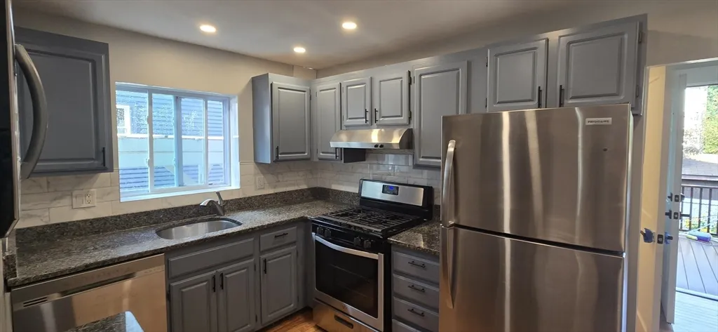 153 Chilton St, Neighborhood Nine