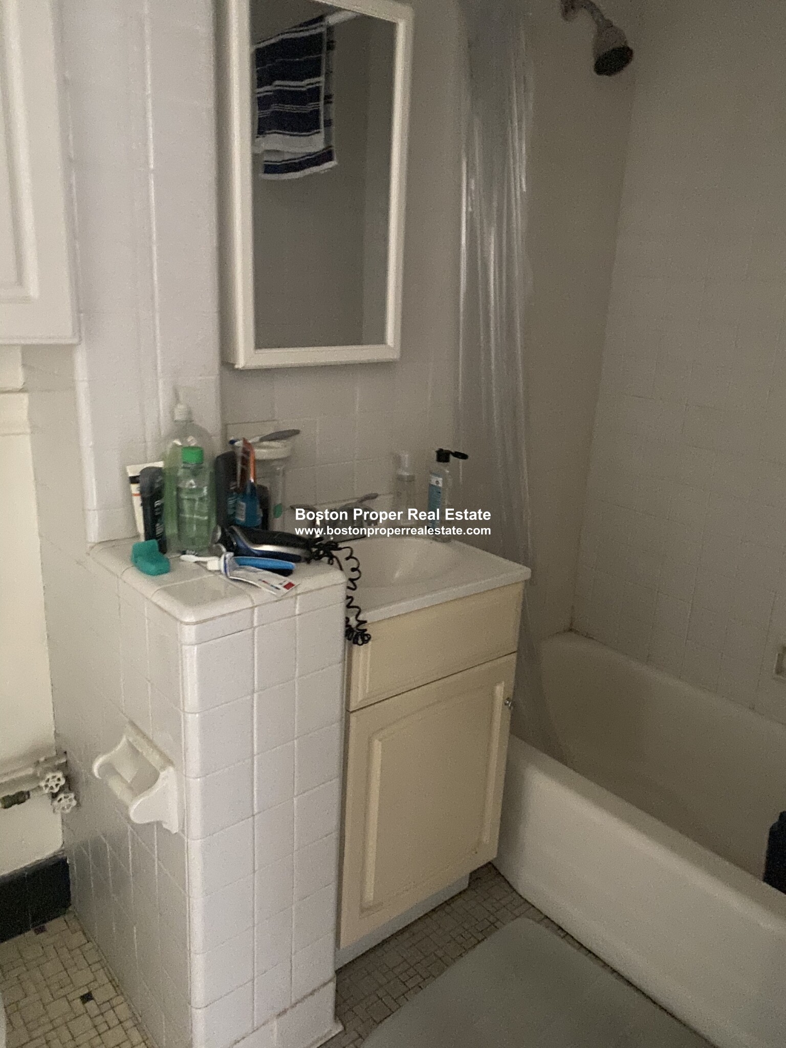 27 Bay State Rd, Fenway