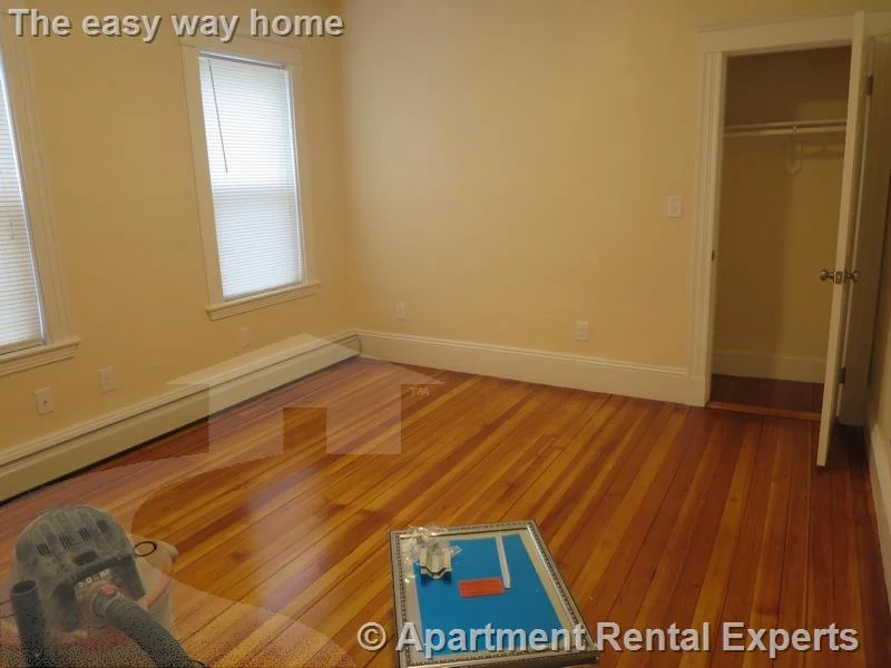 217 Willow Ave, Davis Square