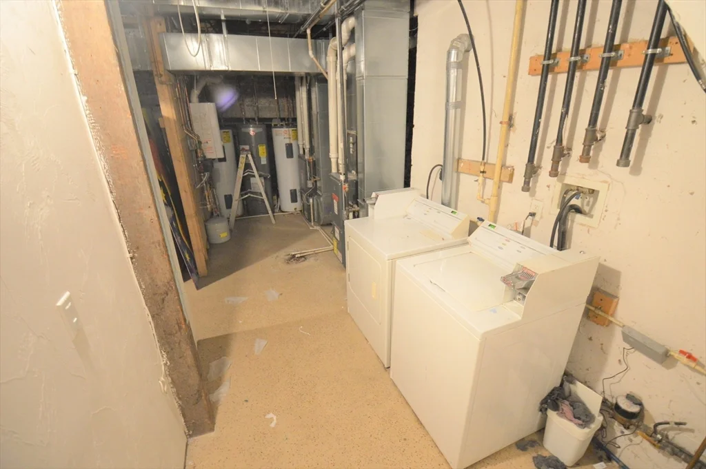 13 Centre St, Roxbury