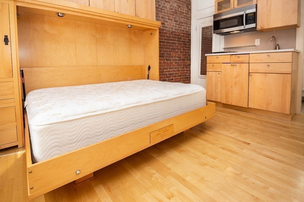 290 Commonwealth Ave, Back Bay