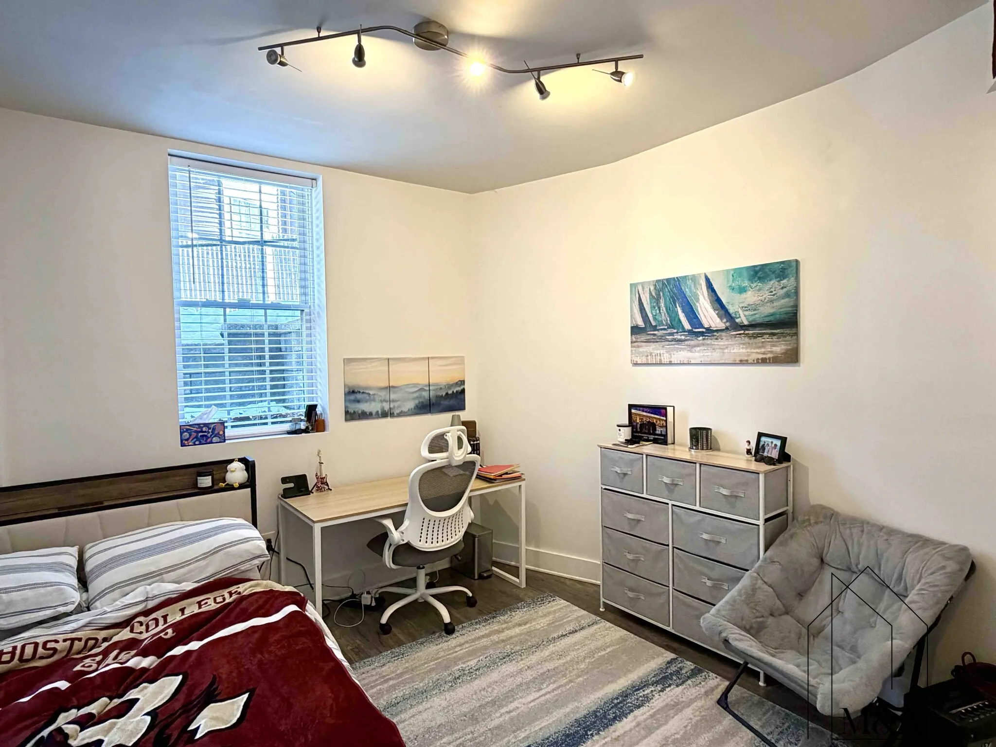 12 Braemore Rd, Brighton