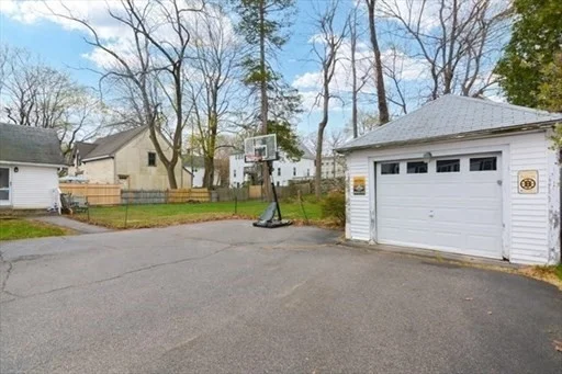 90 Dean Ave, Franklin