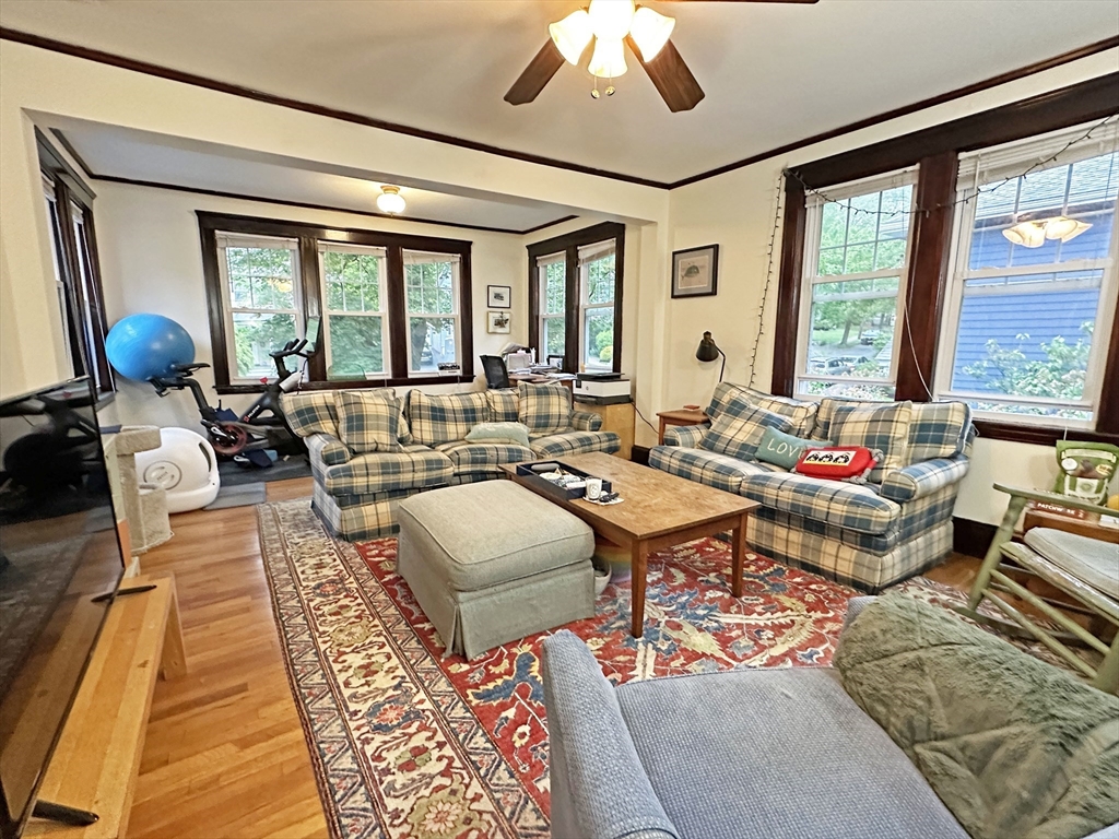 37 Lewis St, Newtonville