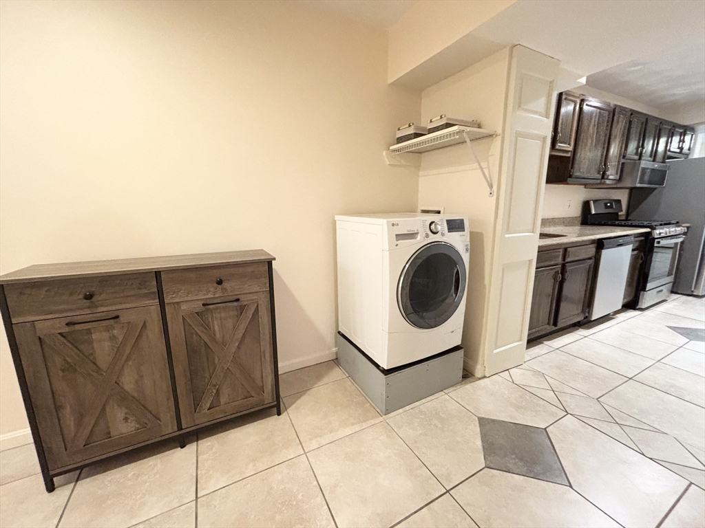 1436 Columbia Rd, South Boston