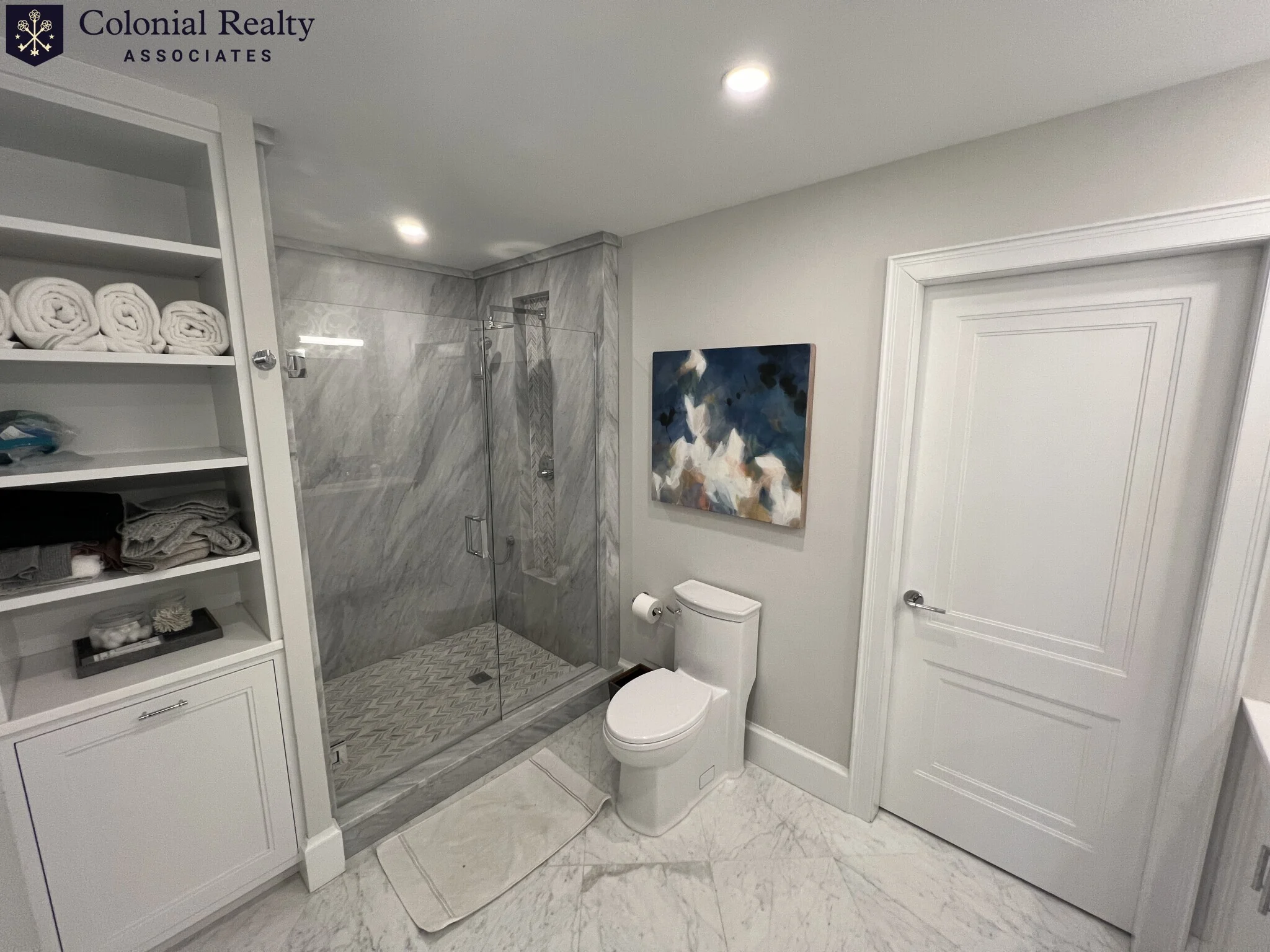 85 East India Row, Downtown