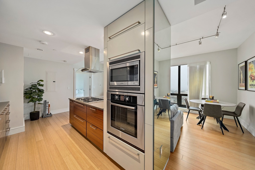 45 Province St, Midtown