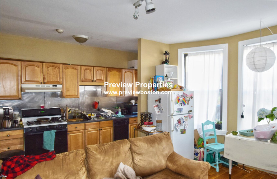 17 Highgate St, Allston