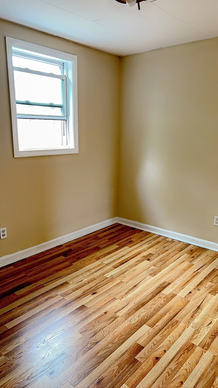 118 Maple St, Fall River