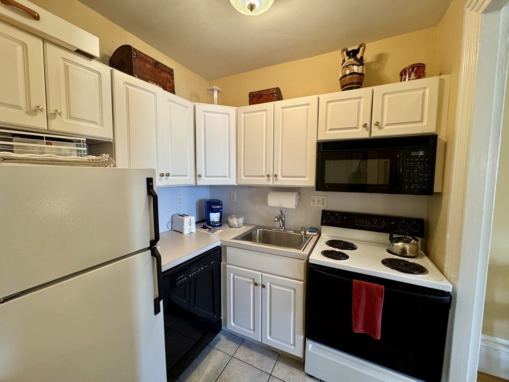 169 Beacon St, Back Bay