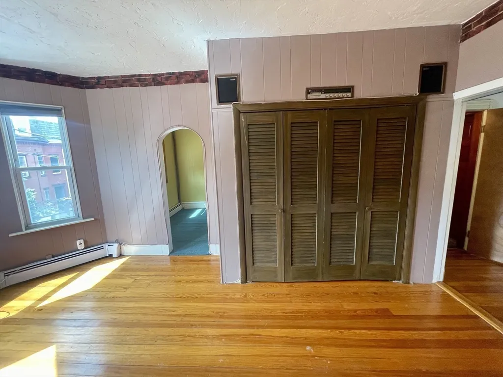 136 Saratoga St, East Boston